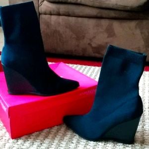 Sock wedge bootie
